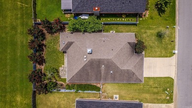 Adorable home and yard, There has been so much done to this - photo 6