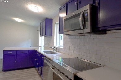 Move-in ready and beautifully maintained, this double-wide - photo 11