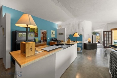 Nestled in the heart of Paradise Valley, this charming listing - photo 14