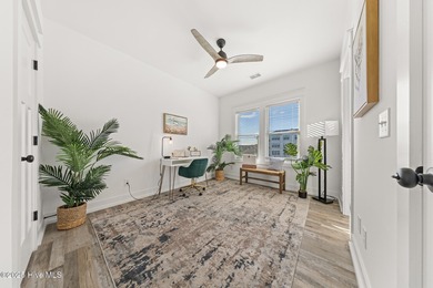 Near-New oceanview Luxury 3 bed, 3.5 bath townhome in the center