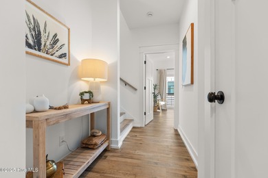 Near-New oceanview Luxury 3 bed, 3.5 bath townhome in the center