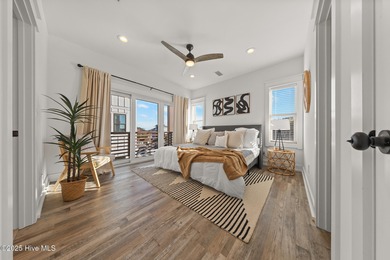 Near-New oceanview Luxury 3 bed, 3.5 bath townhome in the center