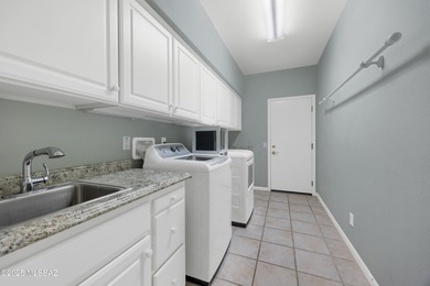 This Gorgeous Galleria is move-in ready to enjoy mountain views