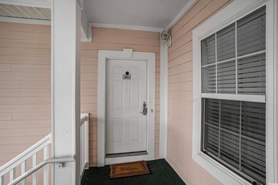 This beautiful top floor End Unit Condo Features, 3 bedroom, 2 - photo 4