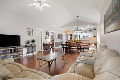 This beautiful top floor End Unit Condo Features, 3 bedroom, 2 - photo 7