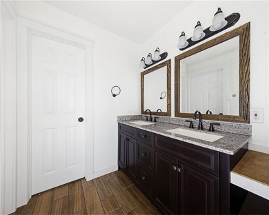 Welcome to this beautifully maintained 4-bedroom, 2-bath, 1-car - photo 11