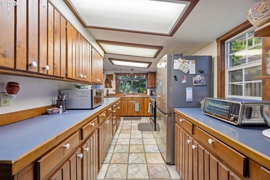 Welcome to your private retreat in the heart of Washougal! This - photo 11