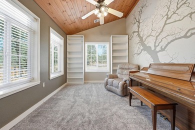 Bright beautiful custom home on 9 acres with gated driveway - photo 11