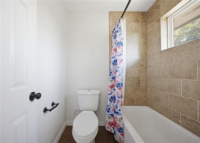 Welcome to this beautifully maintained 4-bedroom, 2-bath, 1-car - photo 12