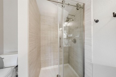 Bright beautiful custom home on 9 acres with gated driveway - photo 15