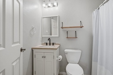 Bright beautiful custom home on 9 acres with gated driveway - photo 17