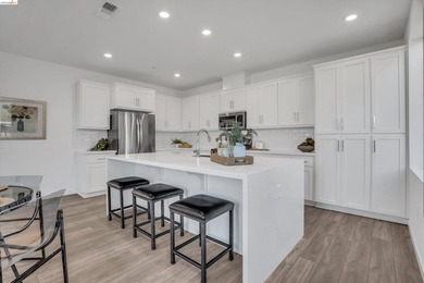 NEW PRICE! Located in the sought-after One Lake community, 2404 - photo 8