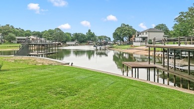 Tucked away in the desirable community of Villa Cove on Cedar - photo 20