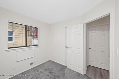 Two Family Semi (6 over 6) with built in, oversized, 1.5 car - photo 32