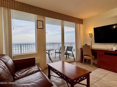 Welcome to this stunning one-bedroom, two-bathroom direct - photo 3