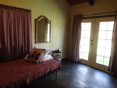 Comfortable one bedroom, one bath home with spacious open floor - photo 10