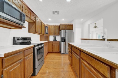LAKEFRONT - 4 BD, 2.5BA w/Impact Glass, fresh paint, AC's ('21) - photo 21