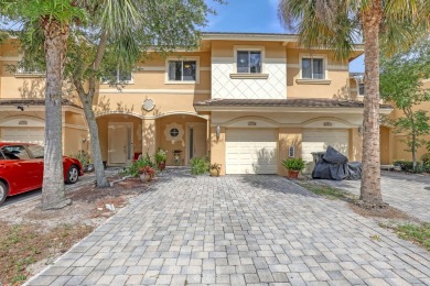 (private lake, pond, creek) Townhome/Townhouse For Sale in Lake Worth Florida