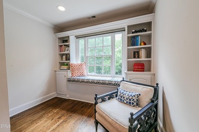 Nestled on a tranquil private street in the historic heart of - photo 22