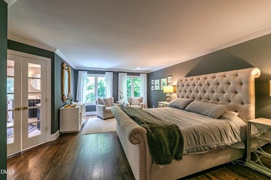 Nestled on a tranquil private street in the historic heart of - photo 23