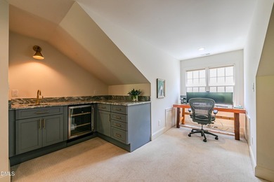 Nestled on a tranquil private street in the historic heart of - photo 33