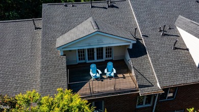 Nestled on a tranquil private street in the historic heart of - photo 38