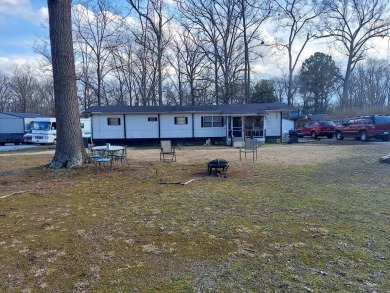 Kentucky Lake Home For Sale in Springville Tennessee