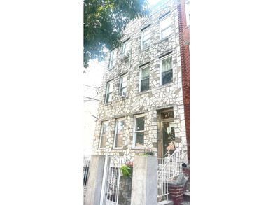 INVESTOR SPECIAL - MASSIVE UPSIDE POTENTIAL. - Brick and Stucco - photo 2