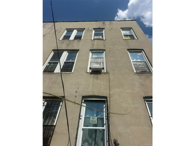 INVESTOR SPECIAL - MASSIVE UPSIDE POTENTIAL. - Brick and Stucco - photo 3
