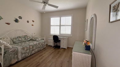 RARE Waterfront Home with a 2-car garage in the gated community - photo 10