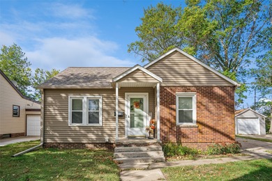 Red Rock Lake Home Sale Pending in Knoxville Iowa