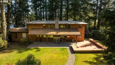 Lake Home For Sale in Lakeside, Oregon