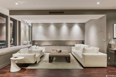 A rare turn-key offering of a fully furnished luxury residence - photo 13