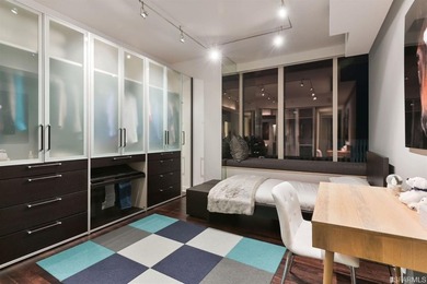 A rare turn-key offering of a fully furnished luxury residence - photo 18