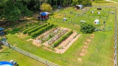 Welcome to the kind of property that invites you to live the - photo 34