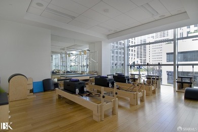 A rare turn-key offering of a fully furnished luxury residence - photo 35