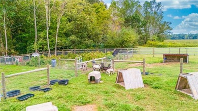 Welcome to the kind of property that invites you to live the - photo 36
