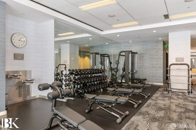 A rare turn-key offering of a fully furnished luxury residence - photo 41