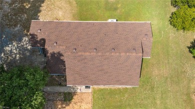 Welcome to the kind of property that invites you to live the - photo 45