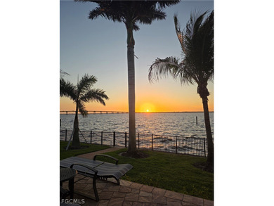 Extraordinary Caloosahatchee Riverfront Estate Modern waterfront - photo 50
