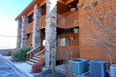 WALK IN 2BR 2BA CONDO WITH WALK IN SHOWER. PERFECT FOR THE - photo 1