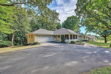 Beautiful Contemporary open floorplan @2,000 finished sq ft - photo 3