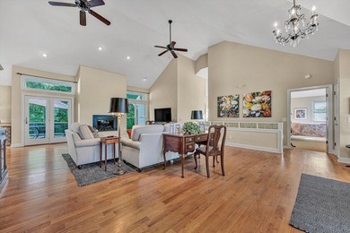 Beautiful Contemporary open floorplan @2,000 finished sq ft - photo 4