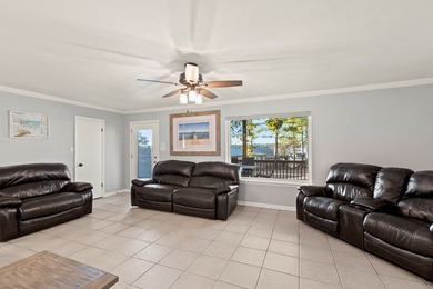 Cozy lake cottage on 3.4 acres with nearly 200 ft of waterfront - photo 17