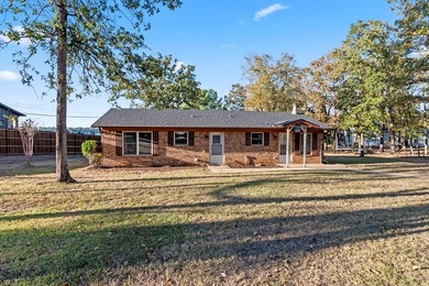 Cozy lake cottage on 3.4 acres with nearly 200 ft of waterfront - photo 27