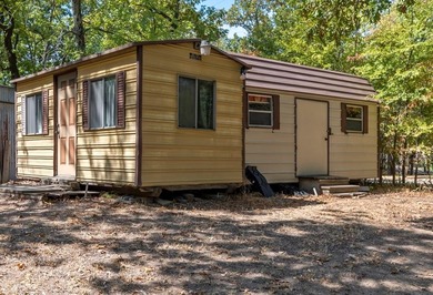 Cozy lake cottage on 3.4 acres with nearly 200 ft of waterfront - photo 31
