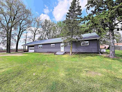 Completely updated sprawling 4 bedroom 2 bath ranch in the - photo 1