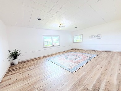 Completely updated sprawling 4 bedroom 2 bath ranch in the - photo 7