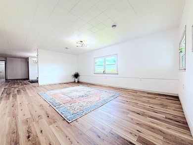 Completely updated sprawling 4 bedroom 2 bath ranch in the - photo 8