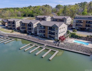 Enjoy Lake Hamilton living in this furnished 2-bedroom, 2-bath - photo 1